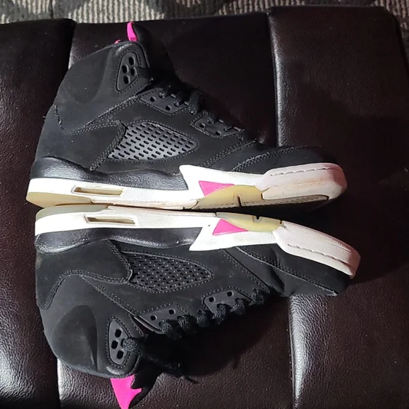 Black Jordan's - Picture 2 of 7